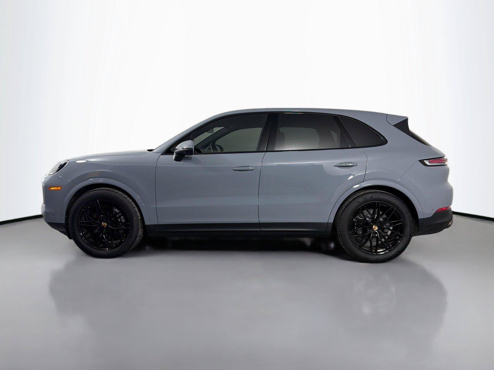 Certified 2025 Porsche Cayenne AWD/4WD image 2