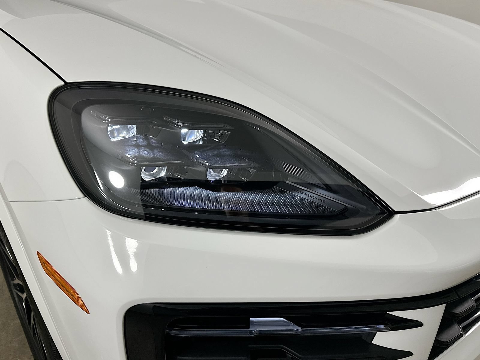 New 2026 Porsche Cayenne Coupe AWD/4WD image 9