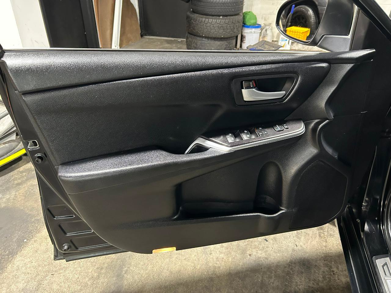 Used 2017 Toyota Camry LE FWD image 23