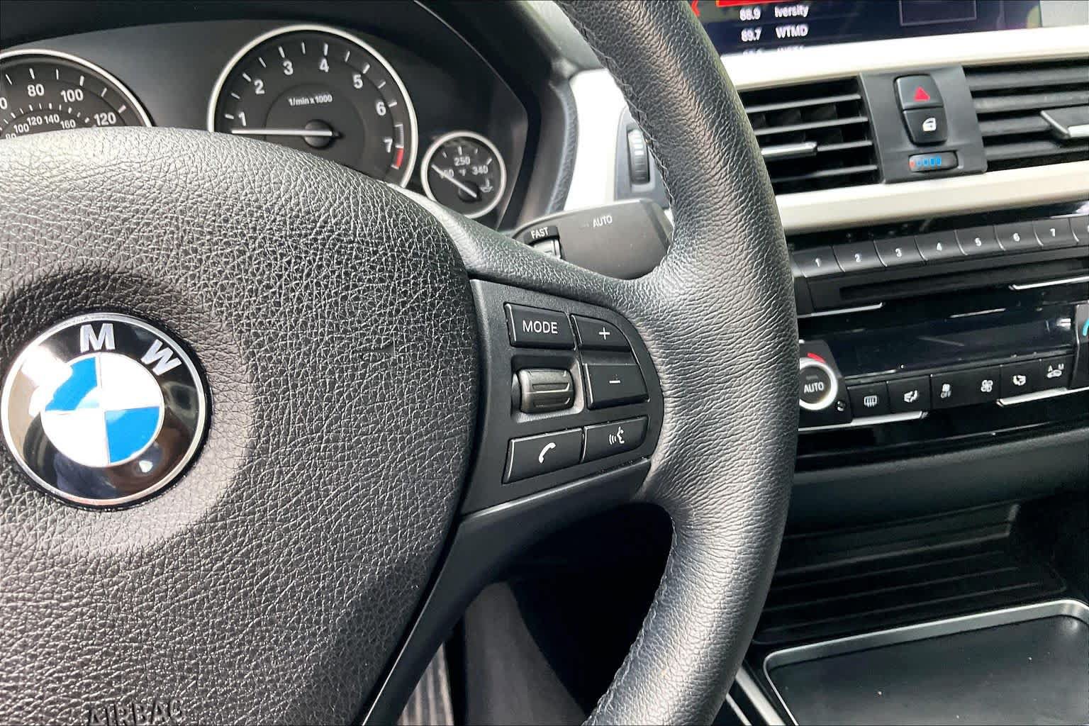 Used 2018 BMW 320i xDrive Sedan AWD/4WD image 26