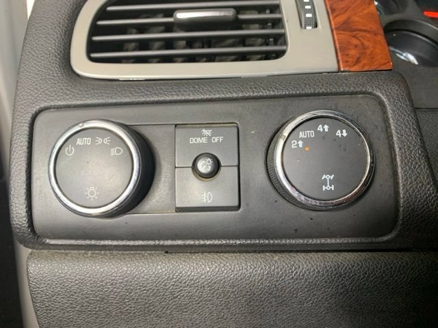 Used 2009 Chevrolet Suburban LT AWD/4WD image 21