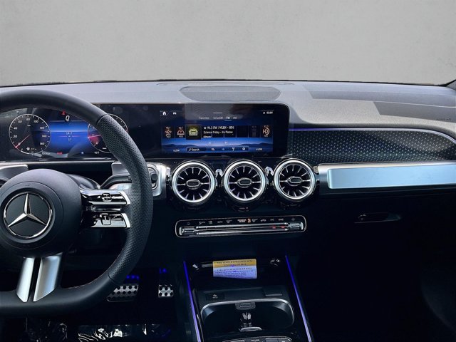 New 2026 Mercedes-Benz GLB 250 image 9