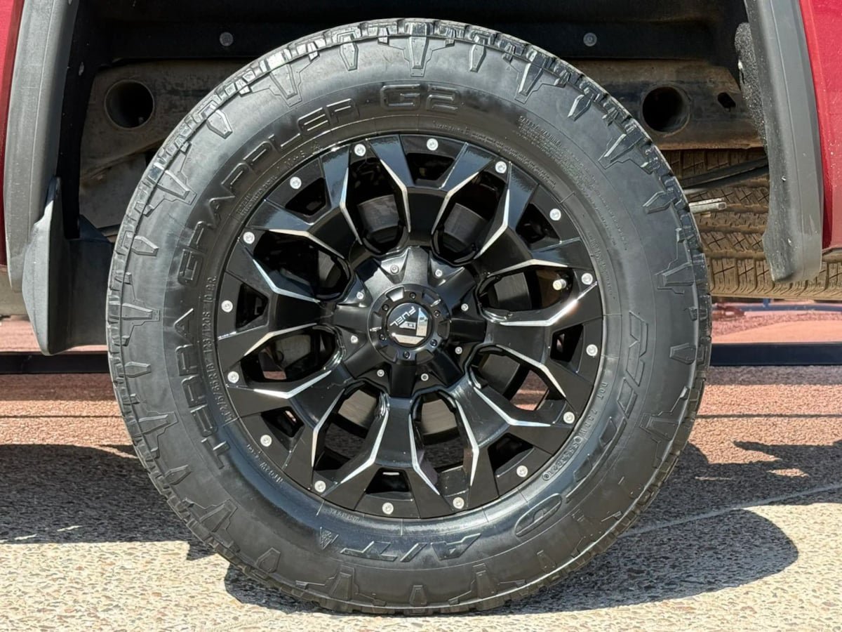 Used 2015 GMC Sierra 1500 SLE w/ SLE Value Package AWD/4WD image 28