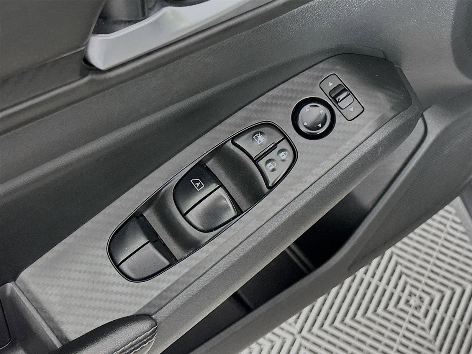 Used 2024 Nissan Altima 2.5 SV image 19