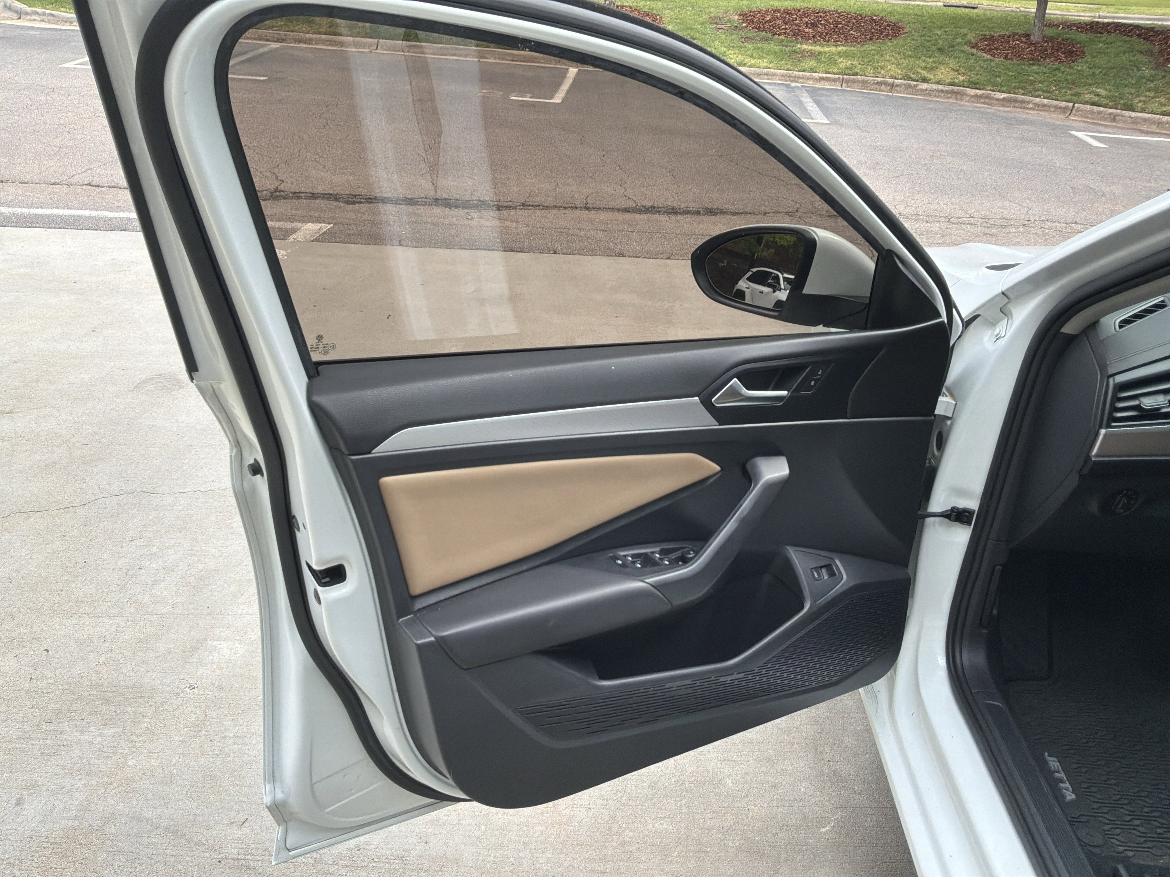 Used 2019 Volkswagen Jetta SE FWD image 14