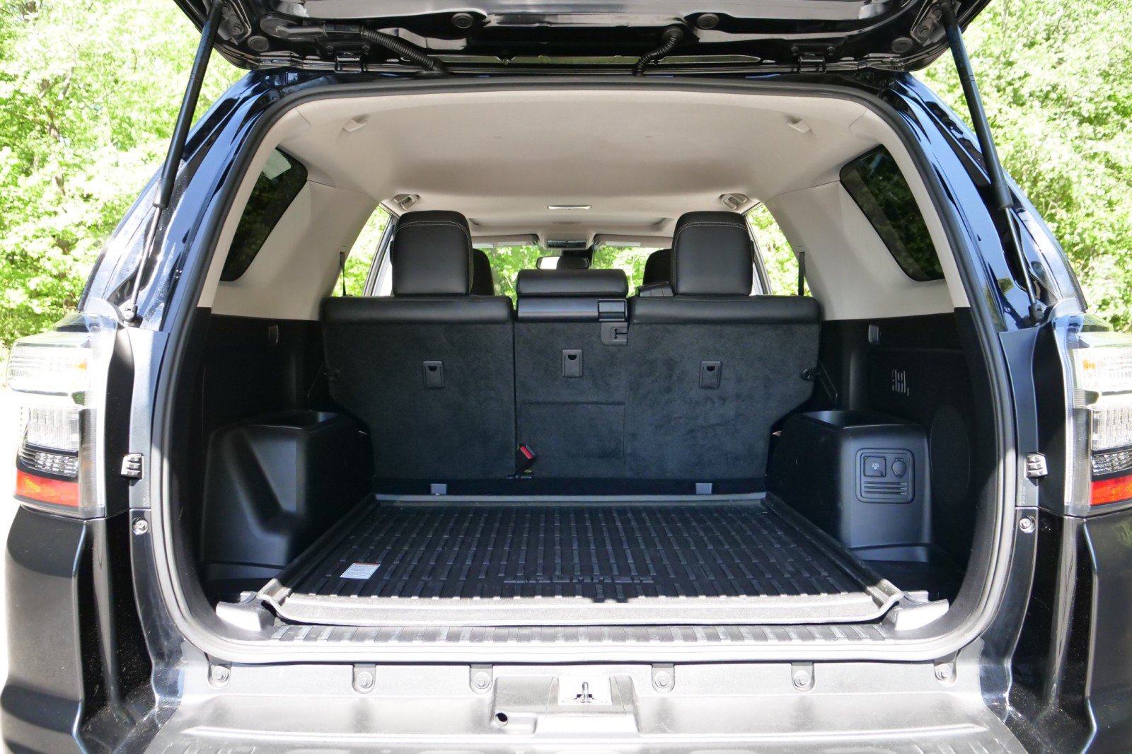 Used 2023 Toyota 4Runner Limited AWD/4WD image 30