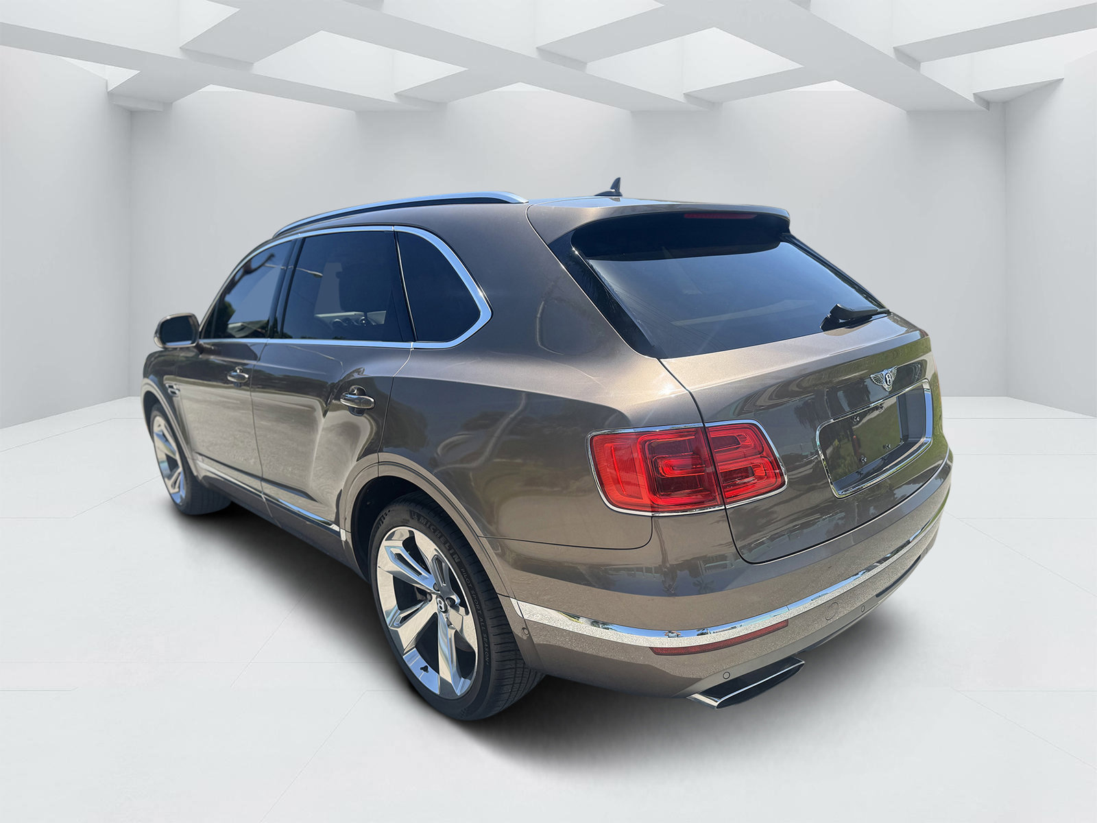 Used 2018 Bentley Bentayga image 14