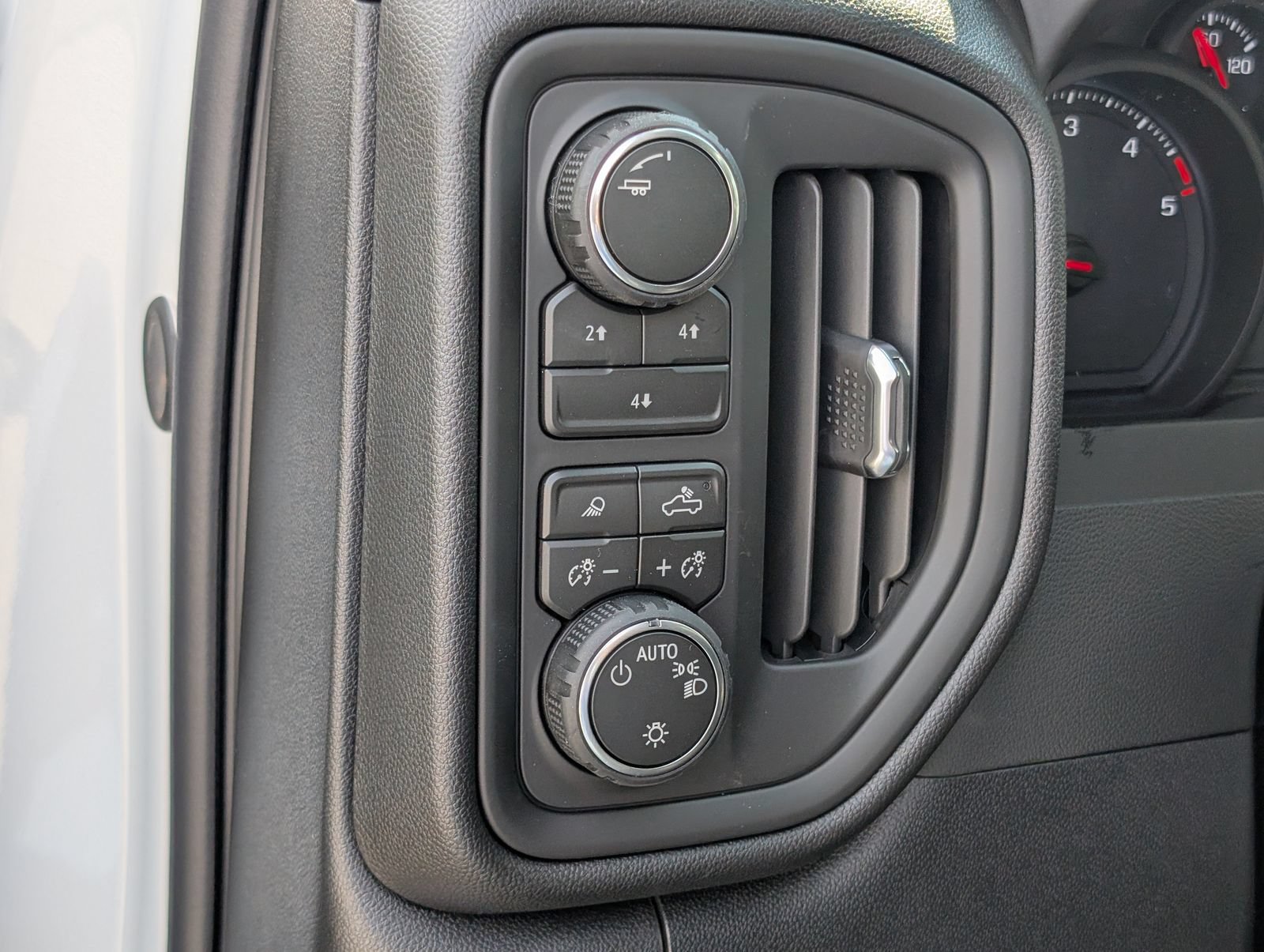 New 2026 Chevrolet Silverado 2500 Custom w/ Custom Value Package AWD/4WD image 17
