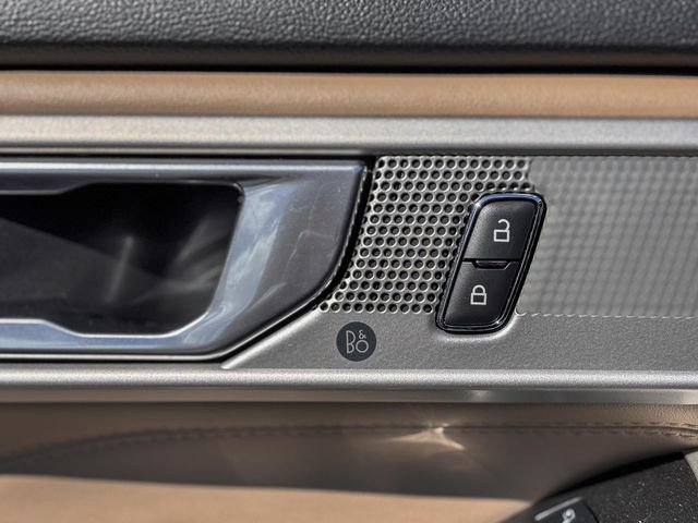 Used 2021 Ford Explorer Limited image 47