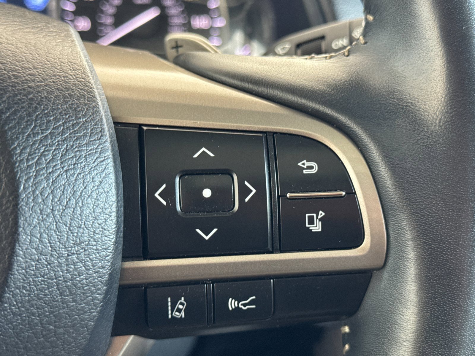 Used 2022 Lexus RX 450h AWD w/ Premium Package image 28