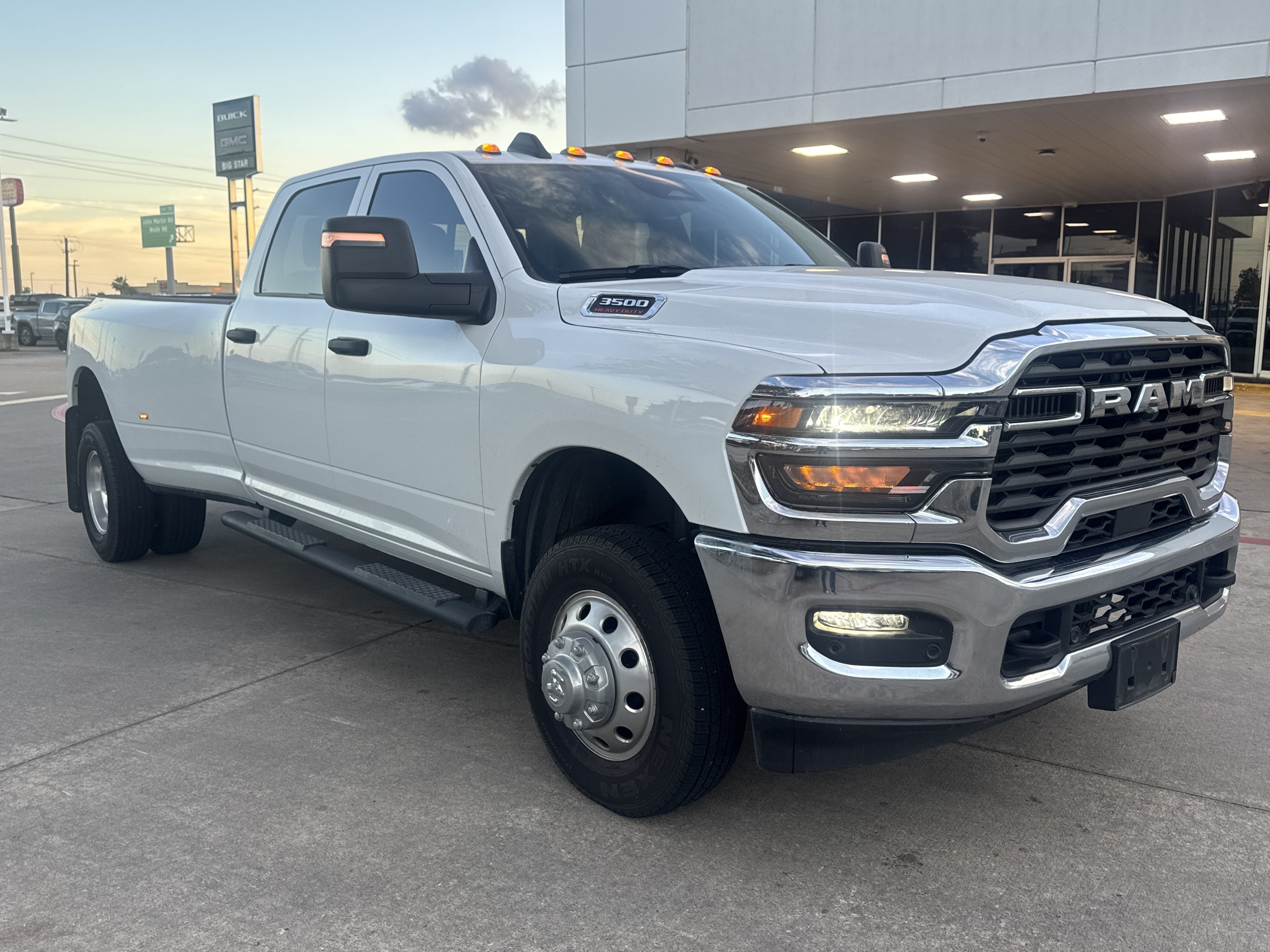 Used 2025 RAM 3500 Tradesman AWD/4WD image 15