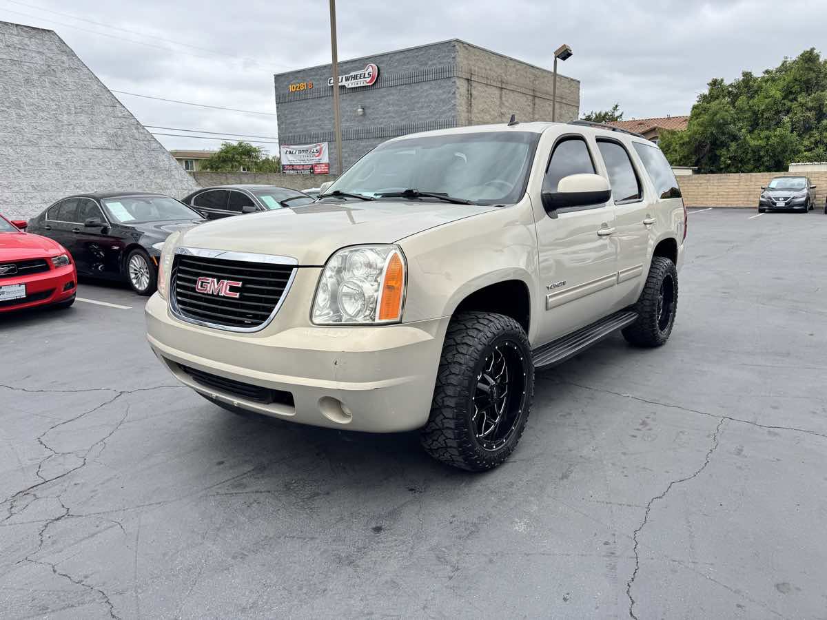 Used 2011 GMC Yukon SLE RWD image 13