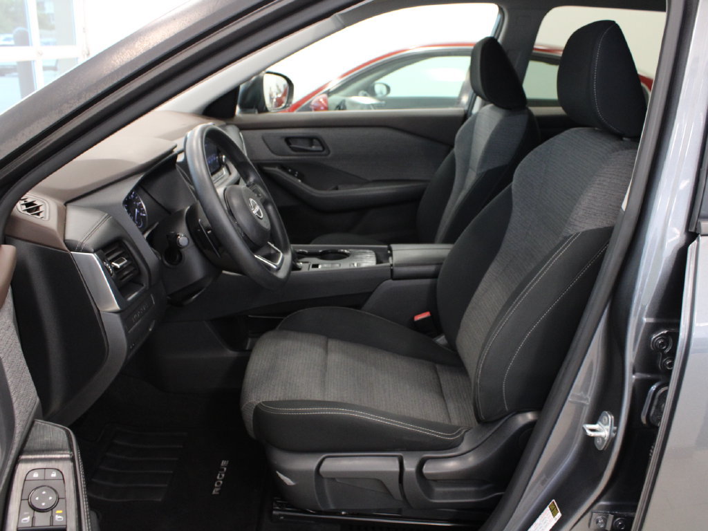 Used 2023 Nissan Rogue SV w/ SV Premium B Package FWD image 11