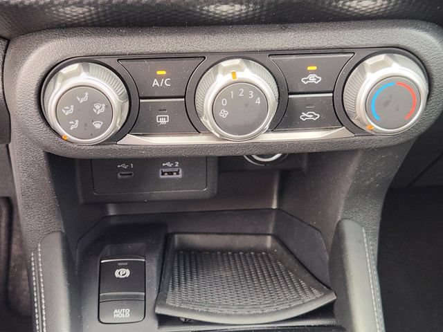 Used 2024 Nissan Kicks SV FWD image 19