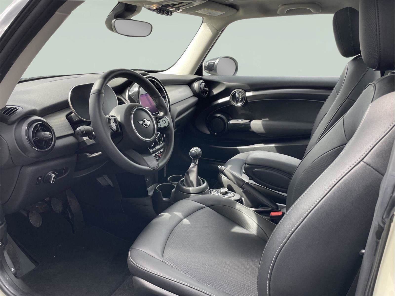 Used 2023 MINI Cooper 2-Door Hardtop FWD image 11