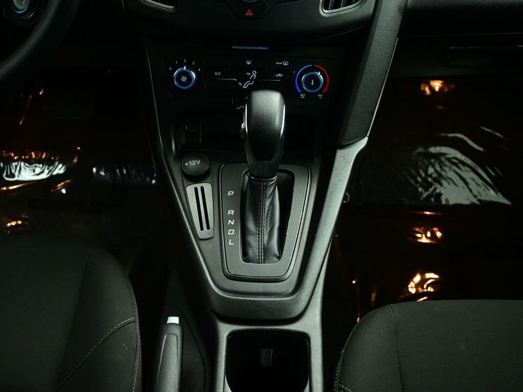 Used 2018 Ford Focus SE image 36