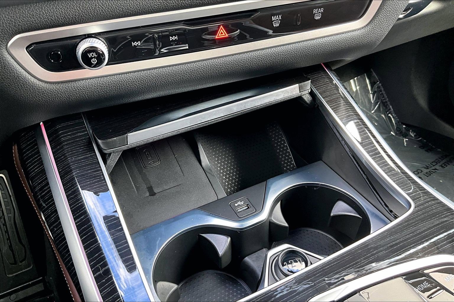 Used 2025 BMW X7 xDrive40i w/ M Sport Package image 34