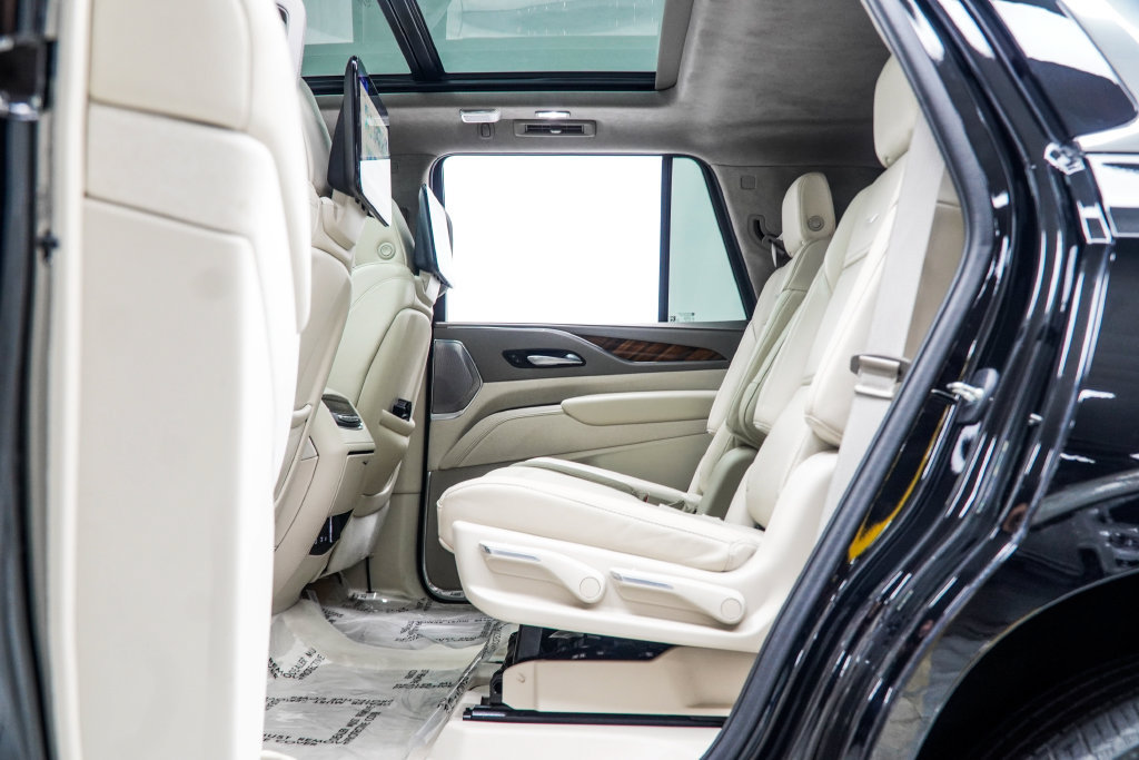 Used 2024 Cadillac Escalade Premium Luxury Platinum RWD image 55