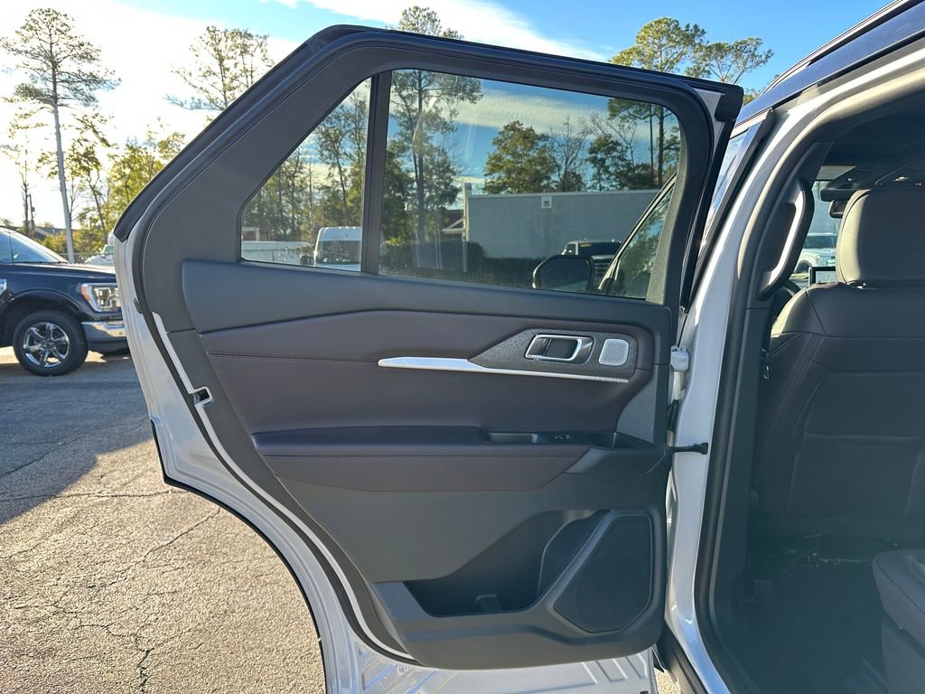 New 2025 Ford Explorer Platinum image 30