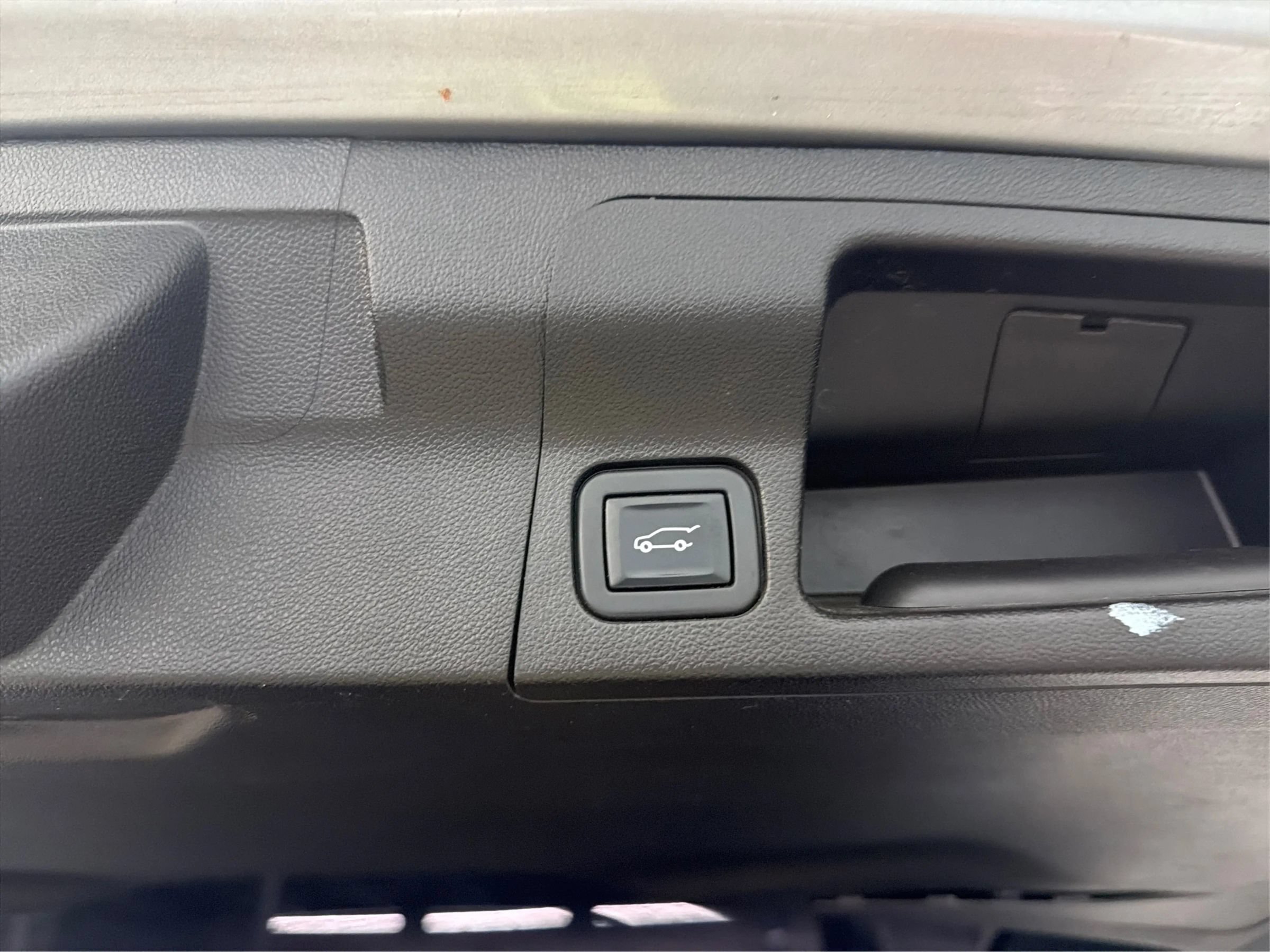 Used 2023 GMC Acadia SLE w/ Driver Convenience Package FWD image 41