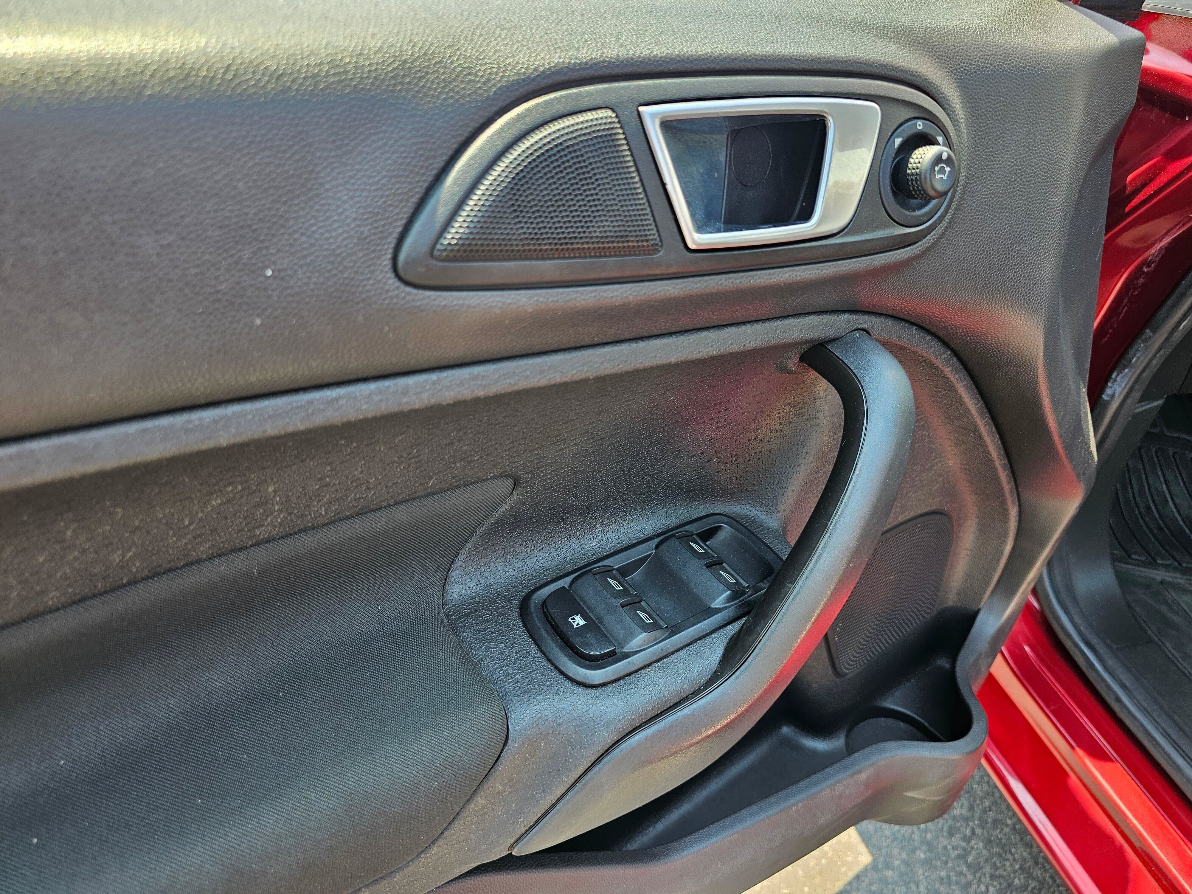 Used 2016 Ford Fiesta SE FWD image 20