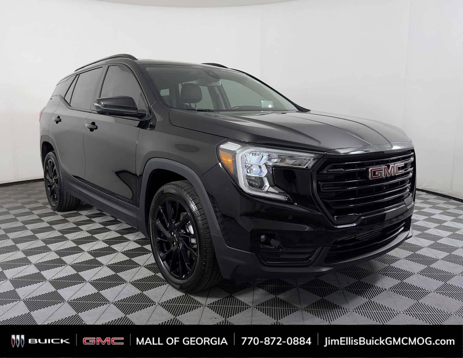 Used 2024 GMC Terrain SLT w/ Tech Package AWD/4WD image 1
