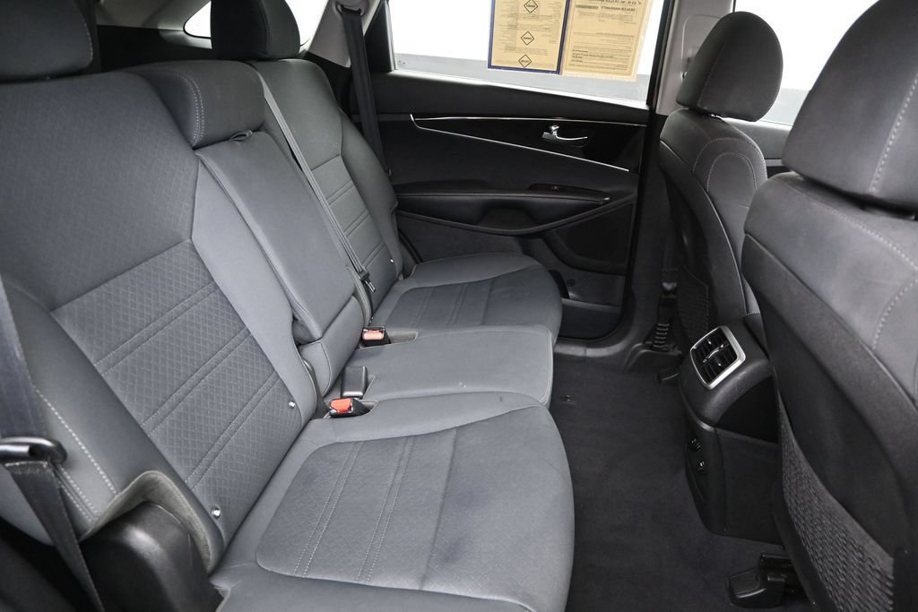Used 2020 Kia Sorento LX w/ LX I4 Convenience Package AWD/4WD image 12