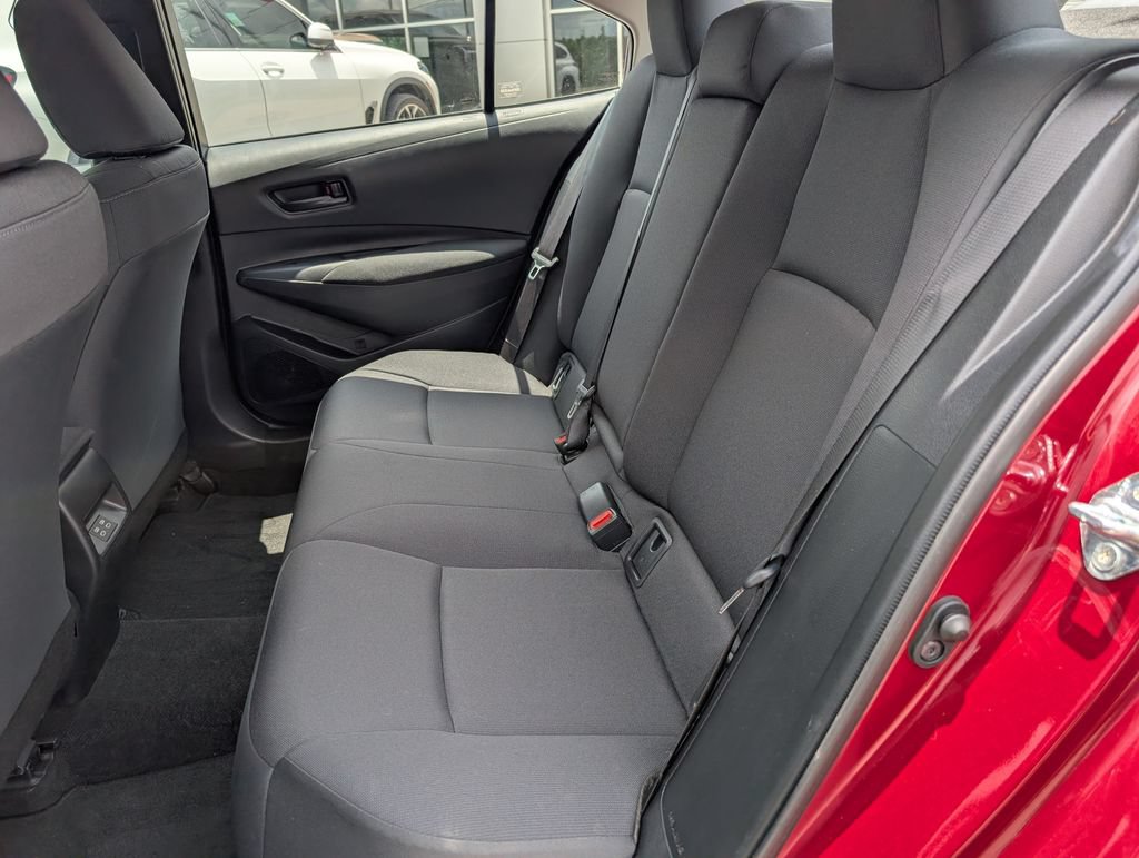 Used 2025 Toyota Corolla LE FWD image 31