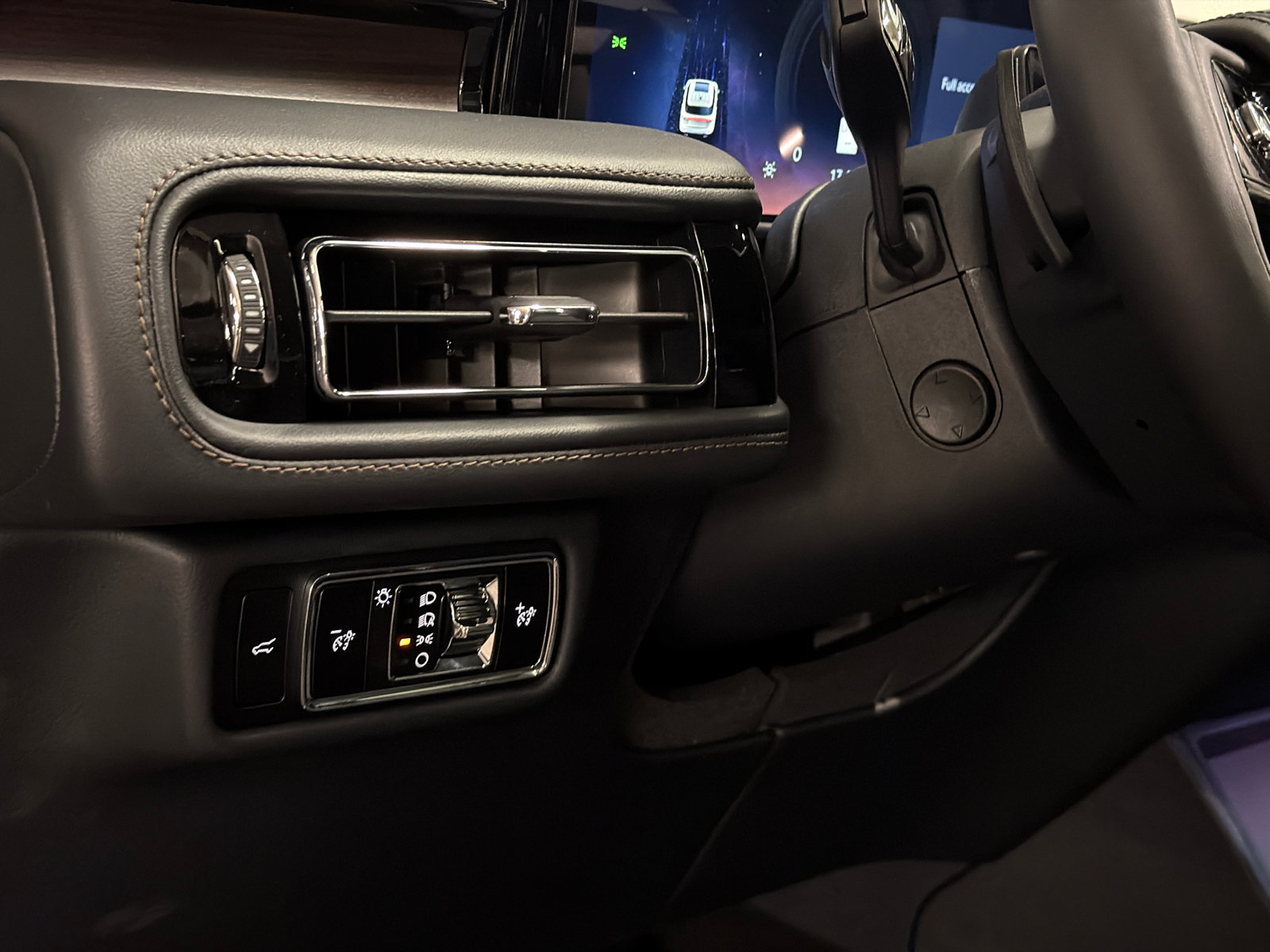 New 2027 Lincoln Aviator Reserve AWD/4WD image 19