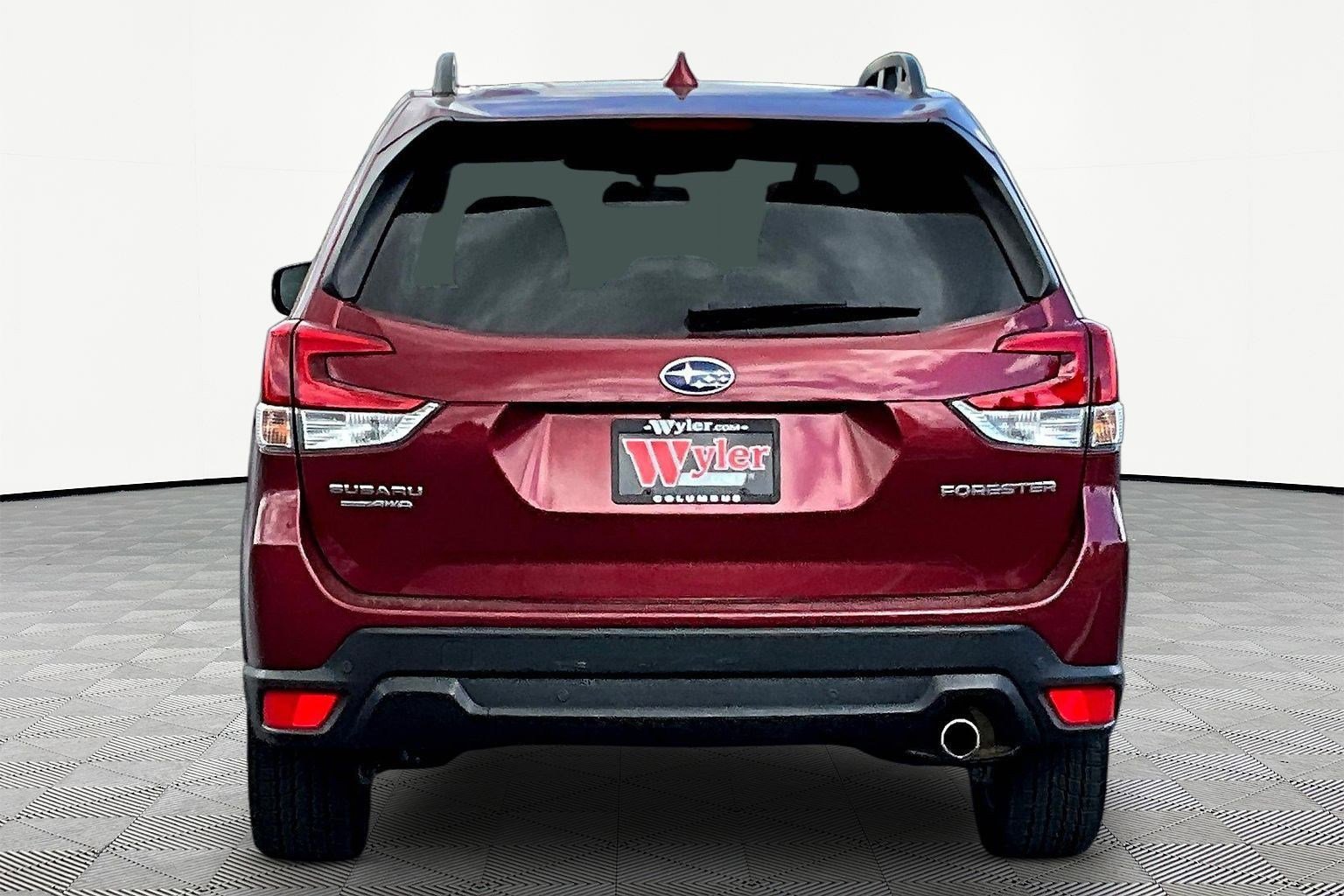 Used 2022 Subaru Forester Limited AWD/4WD image 5