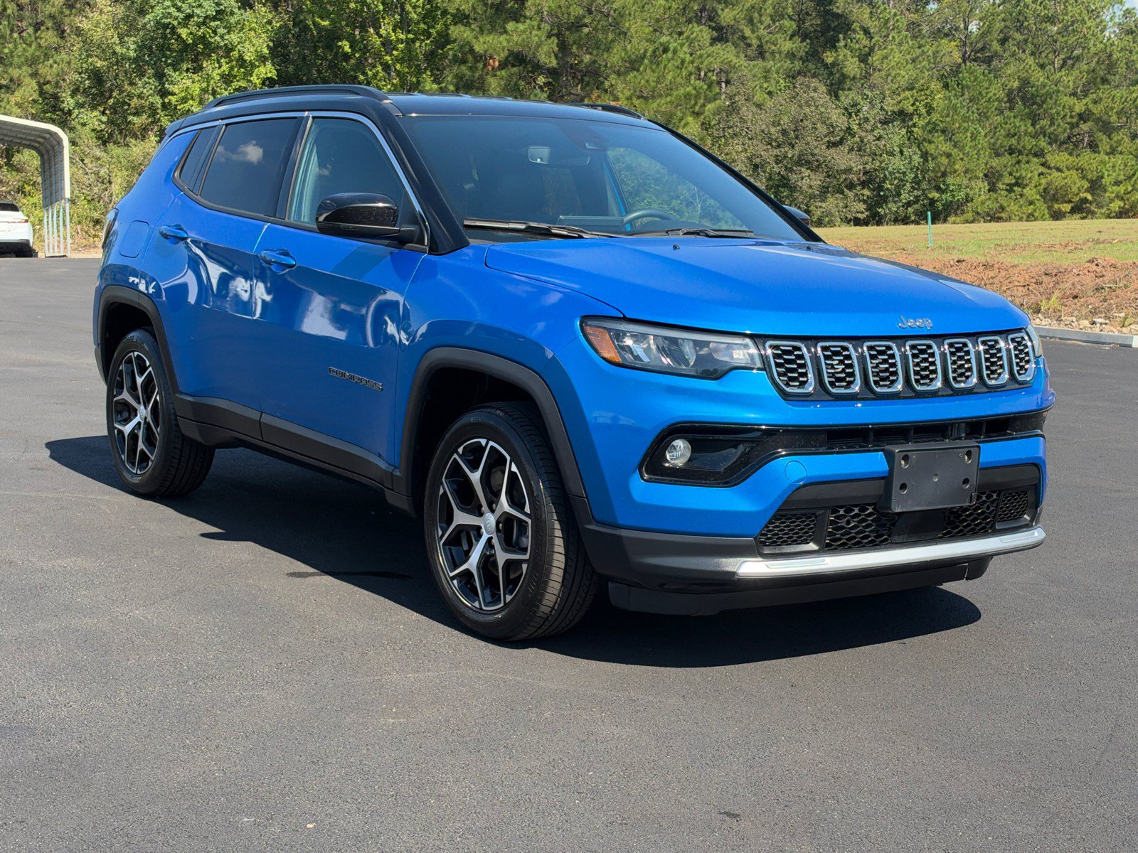 Used 2024 Jeep Compass Limited AWD/4WD image 3