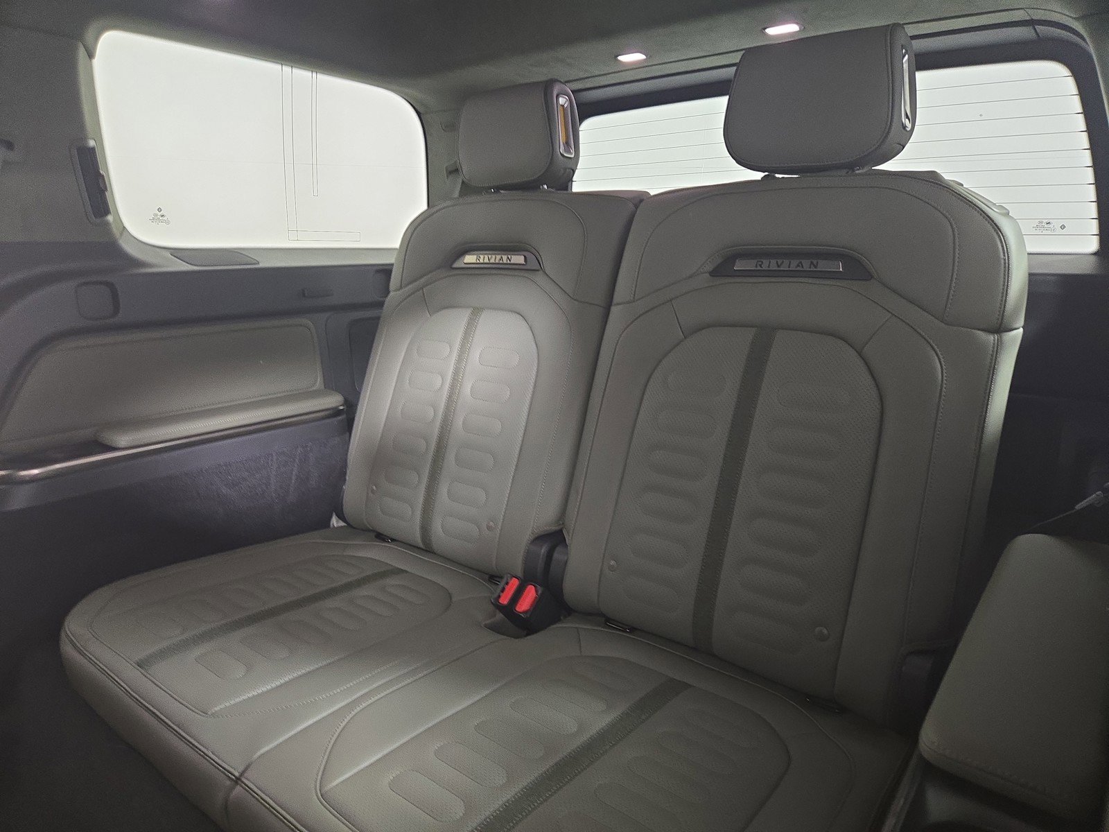 Used 2024 Rivian R1S Adventure image 22