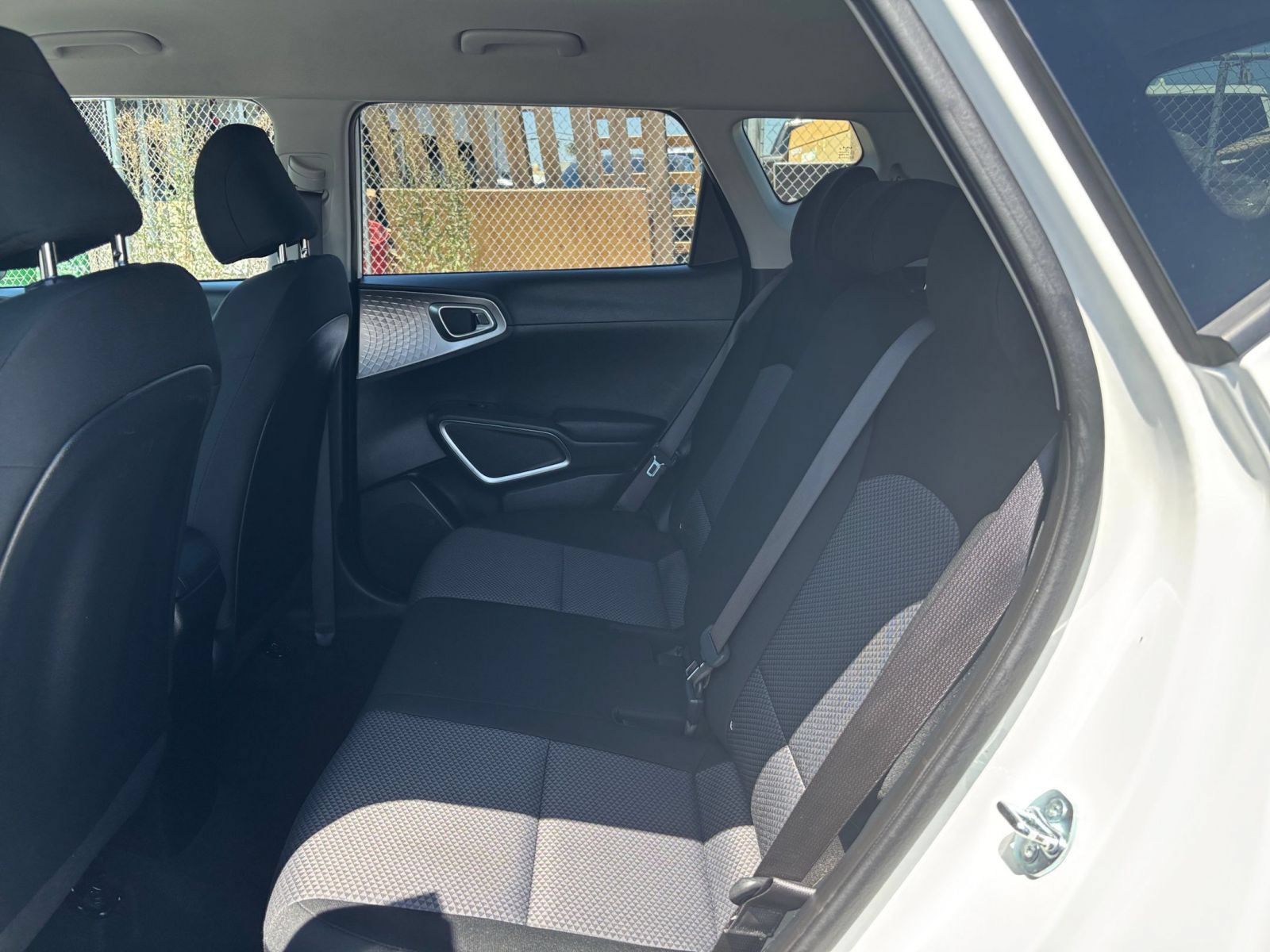 Used 2025 Kia Soul LX w/ LX Technology Package FWD image 25