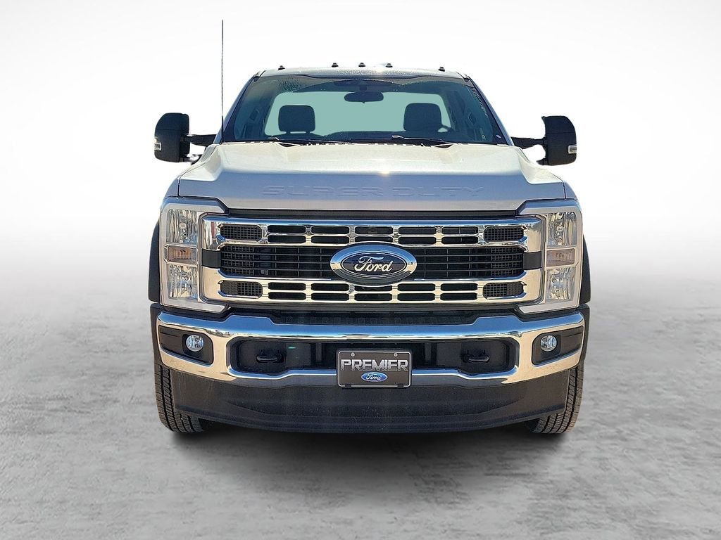 New 2026 Ford F550 4x4 Regular Cab Super Duty image 3
