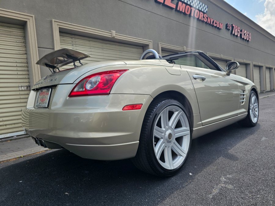 Used 2008 Chrysler Crossfire Limited RWD image 22