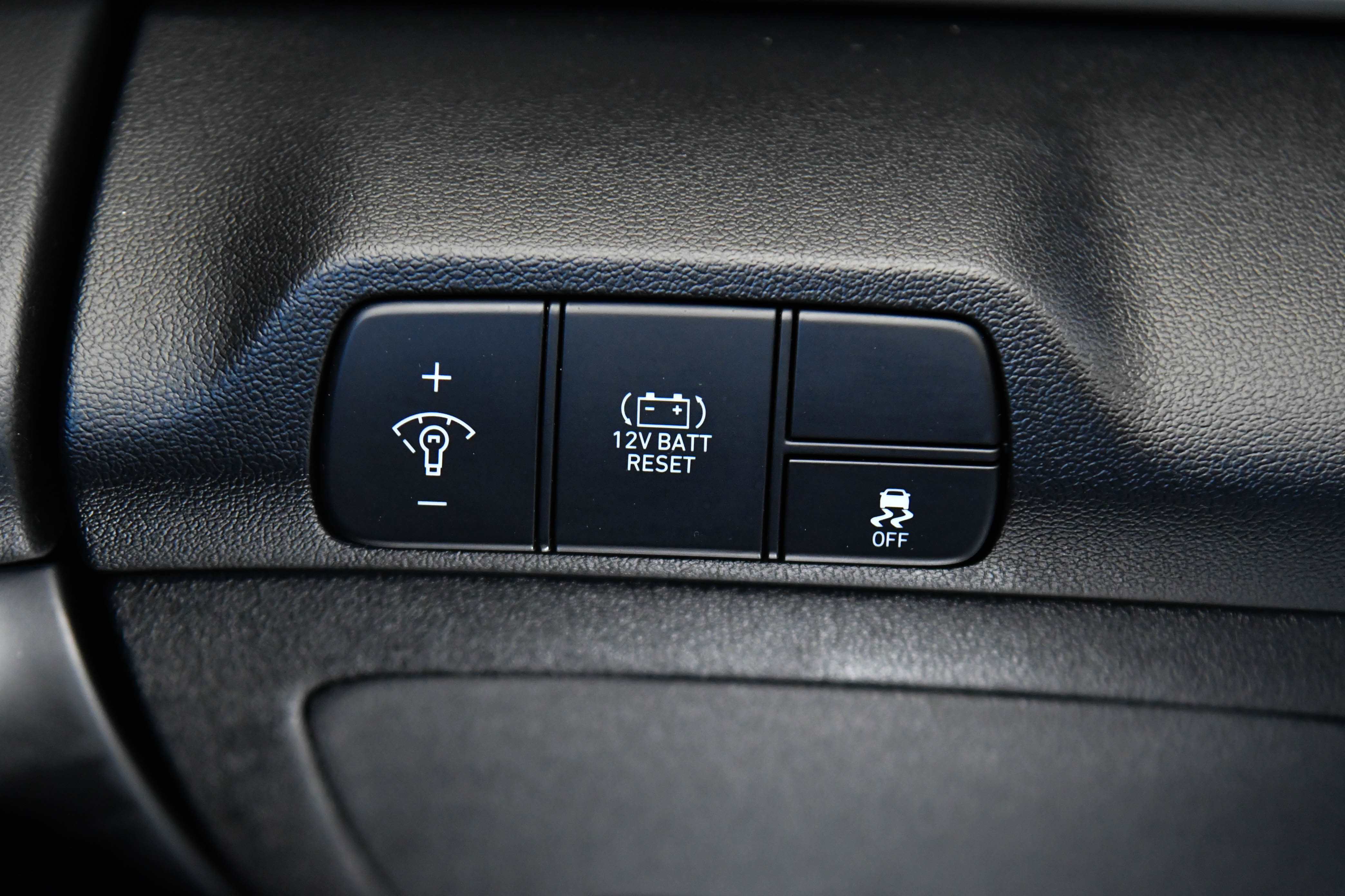 Used 2025 Hyundai Elantra Limited image 36