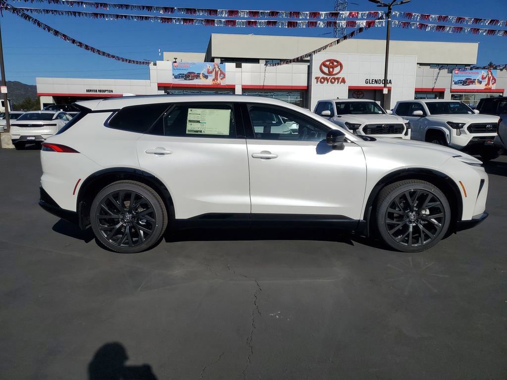 New 2025 Toyota Crown Signia image 2