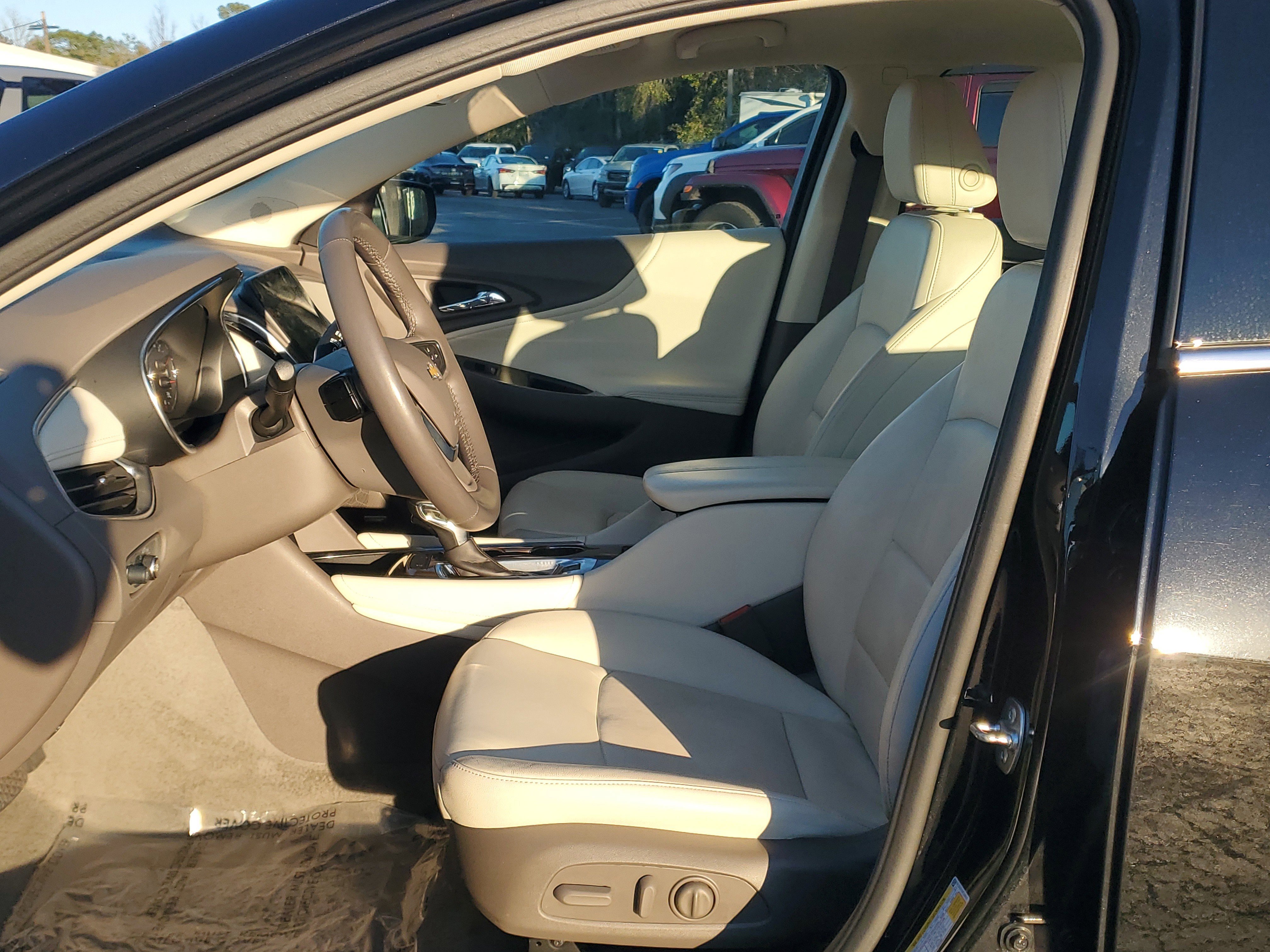 Used 2024 Chevrolet Malibu LT image 18