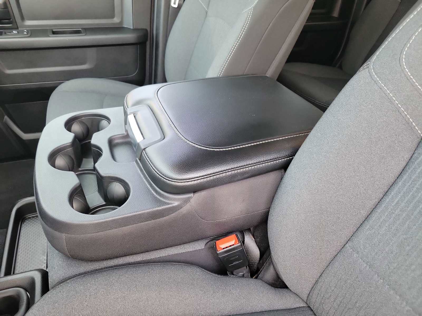 Used 2024 RAM 2500 Tradesman w/ Chrome Appearance Group image 16