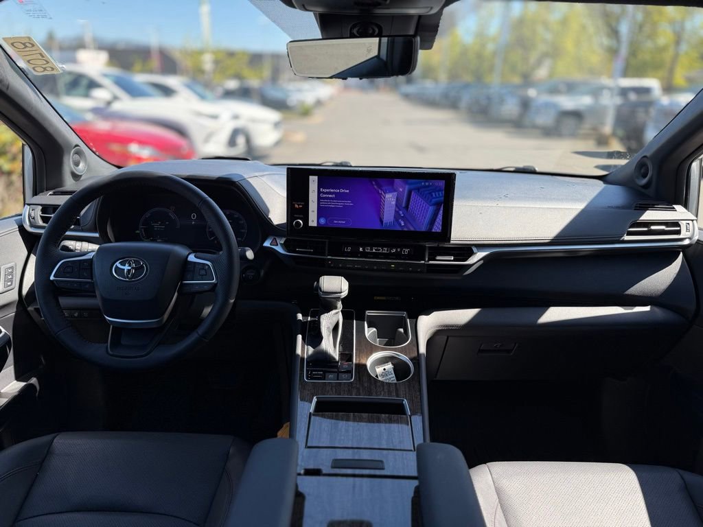 Used 2025 Toyota Sienna Platinum image 23