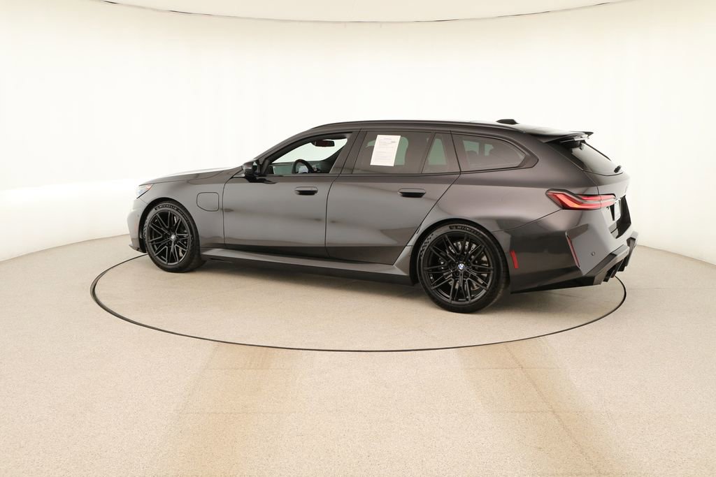Used 2026 BMW M5 Touring AWD/4WD image 3