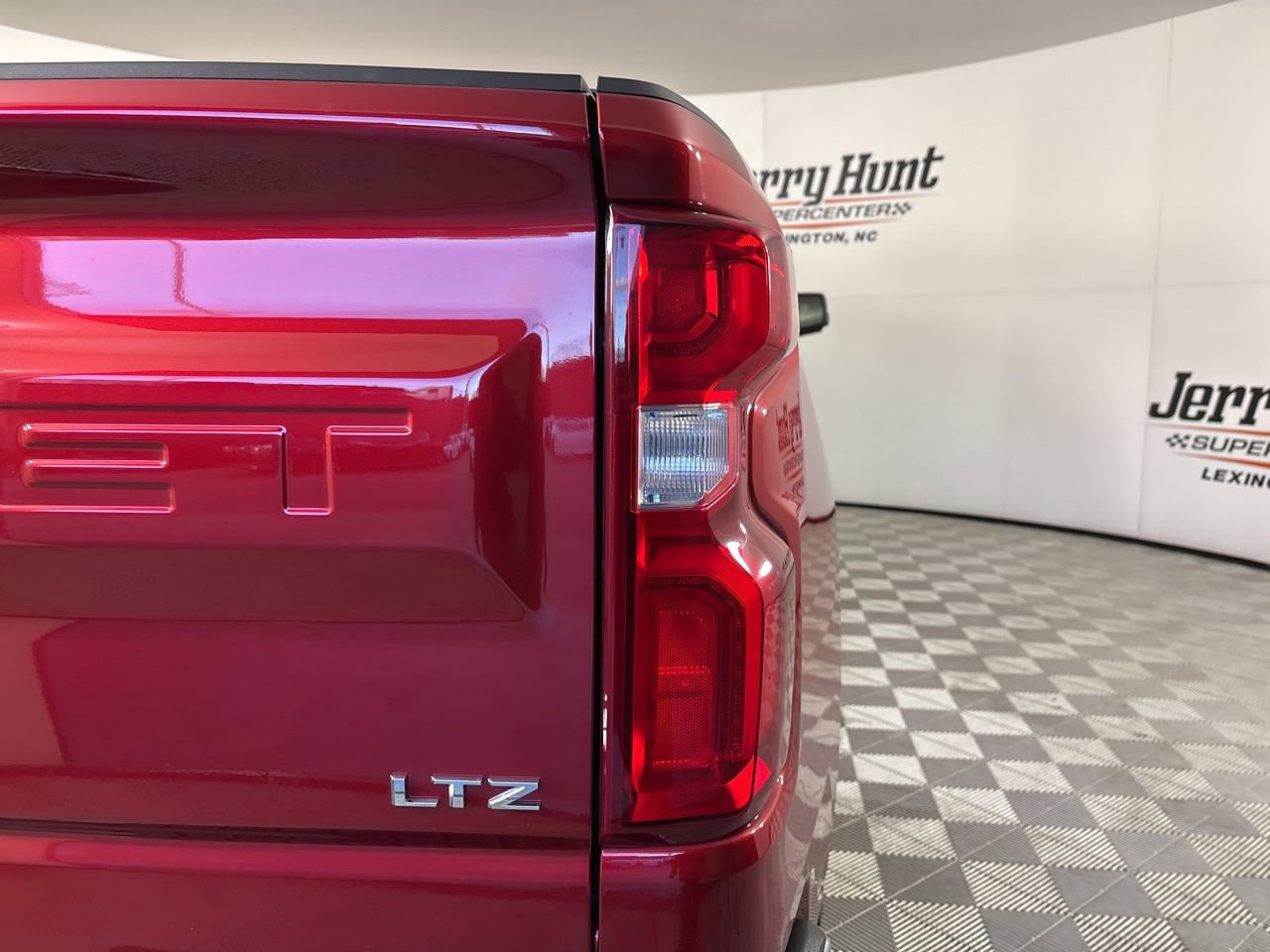 Used 2023 Chevrolet Silverado 1500 LTZ w/ LTZ Premium Package image 37