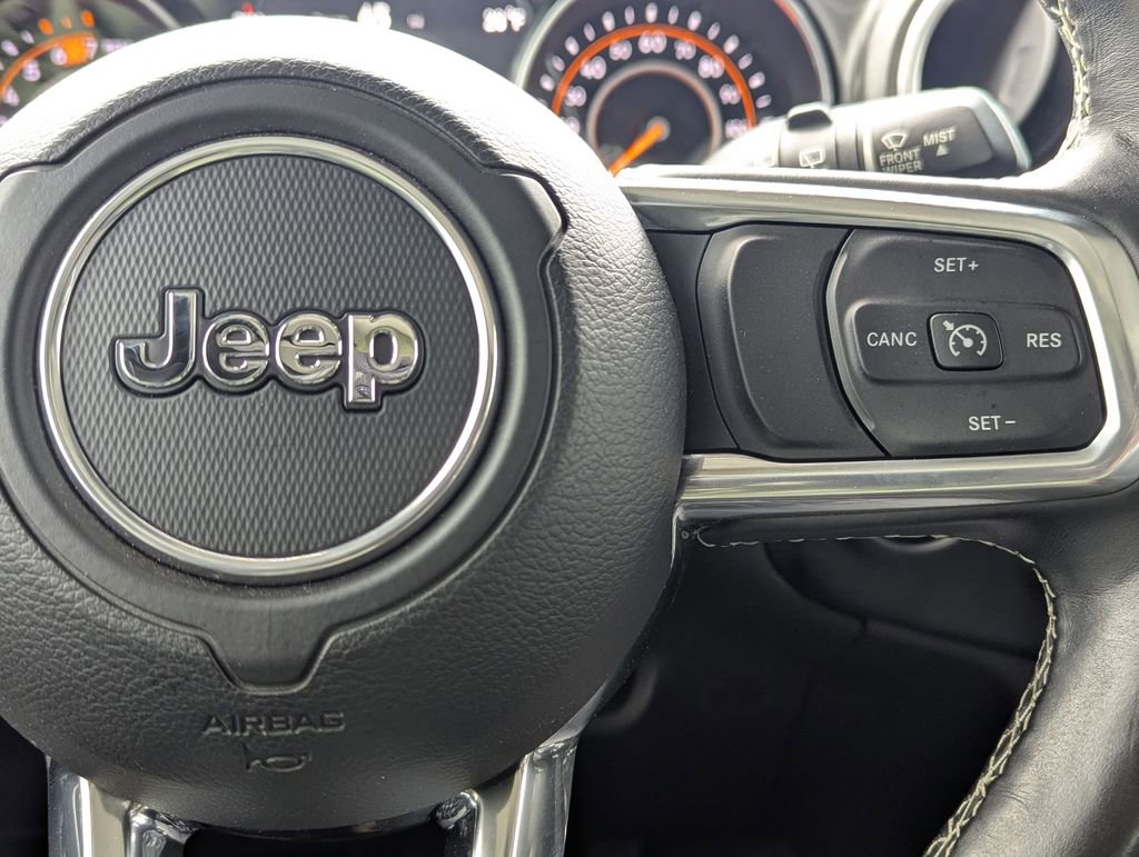 Used 2018 Jeep Wrangler Unlimited Sahara image 15