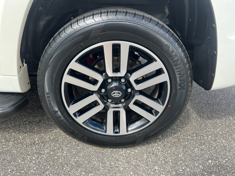 Used 2022 Toyota 4Runner Limited RWD image 24