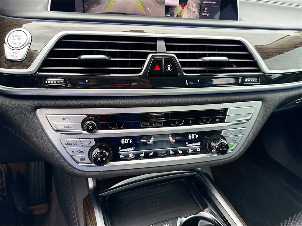 Used 2022 BMW 750i xDrive w/ Executive Package image 17