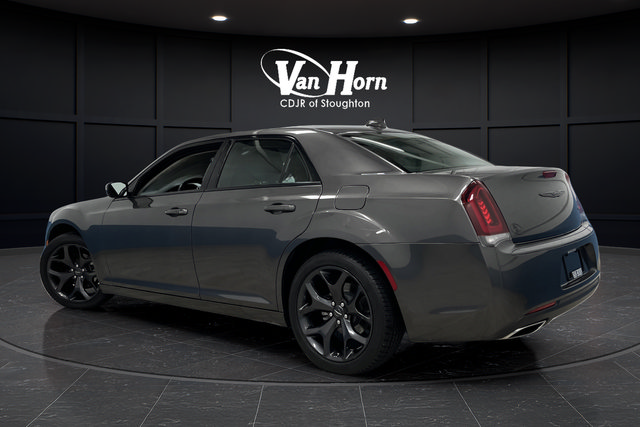 Used 2023 Chrysler 300 Touring w/ Sport Appearance Package RWD image 3
