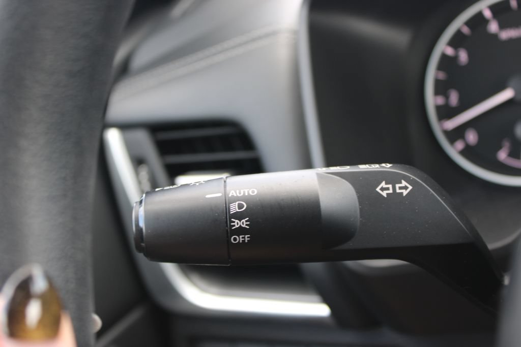 Used 2024 Nissan Rogue SV AWD/4WD image 37