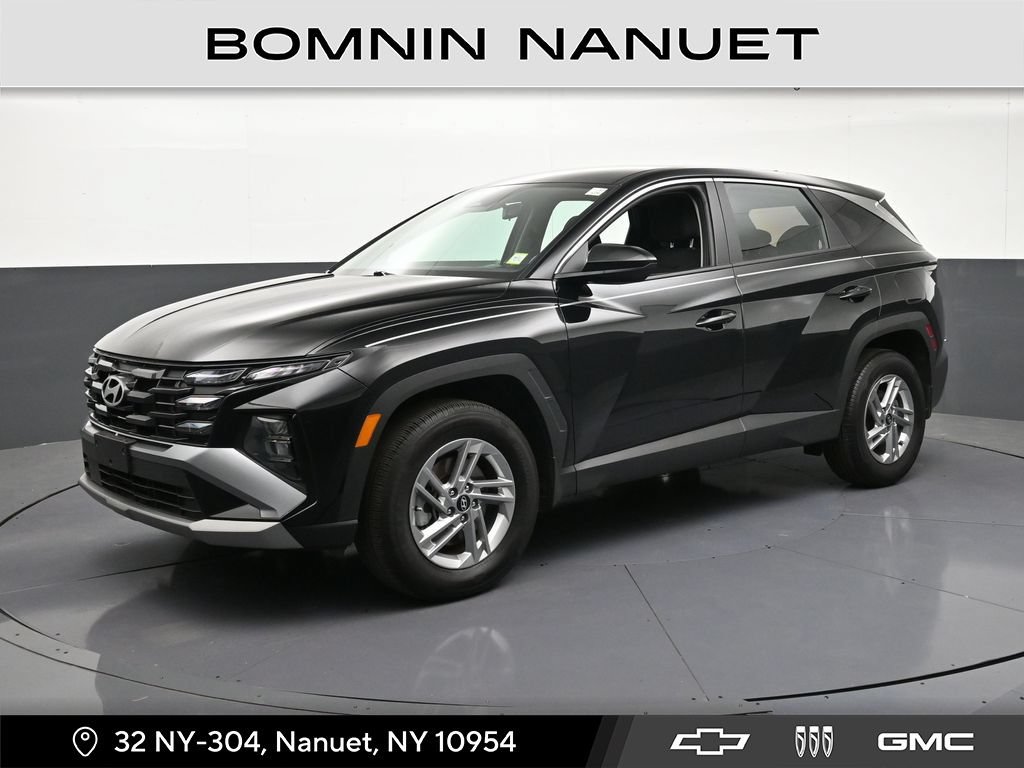Used 2025 Hyundai Tucson SE AWD/4WD image 1