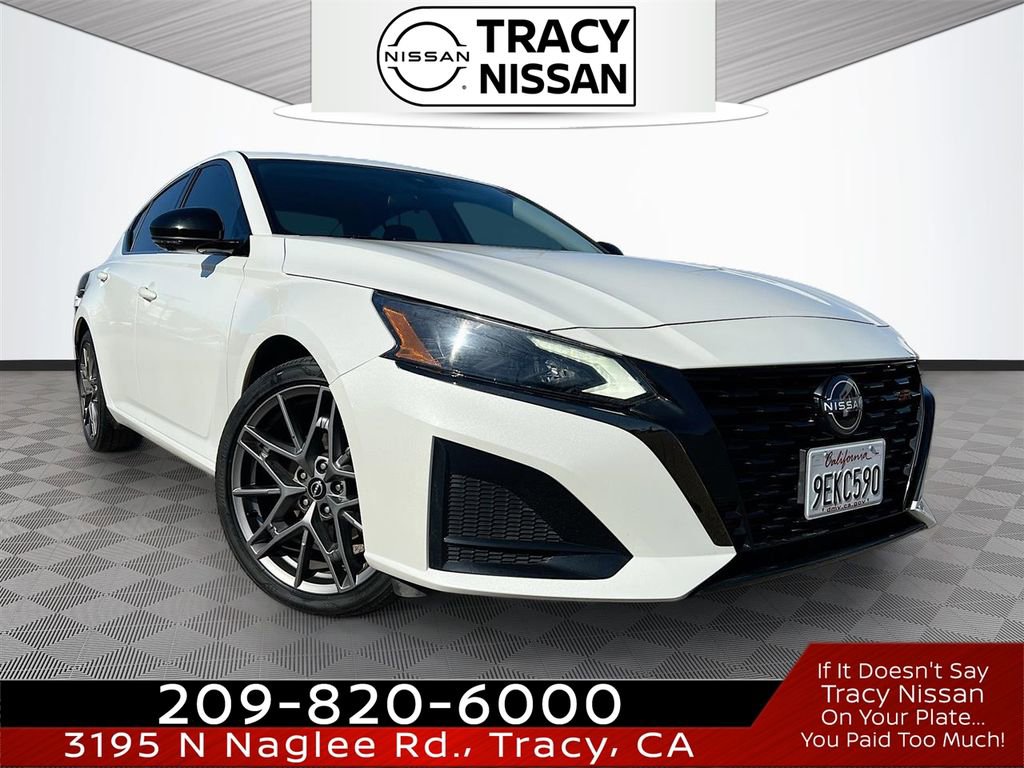 Used 2023 Nissan Altima 2.0 SR image 1