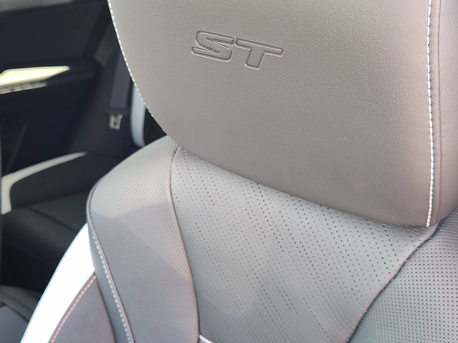 New 2026 Buick Envision Sport Touring AWD/4WD image 18